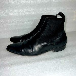 Donald J Pliner men’s slip on boots